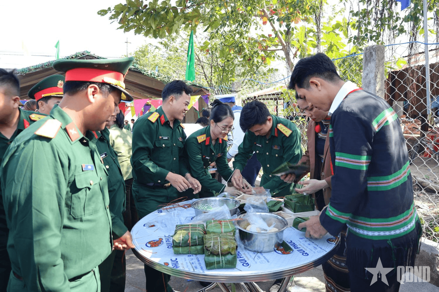 Bộ CHQS tỉnh Phú Yên tổ chức ngày Hội “Xuân đoàn kết - Tết thắm tình quân dân”