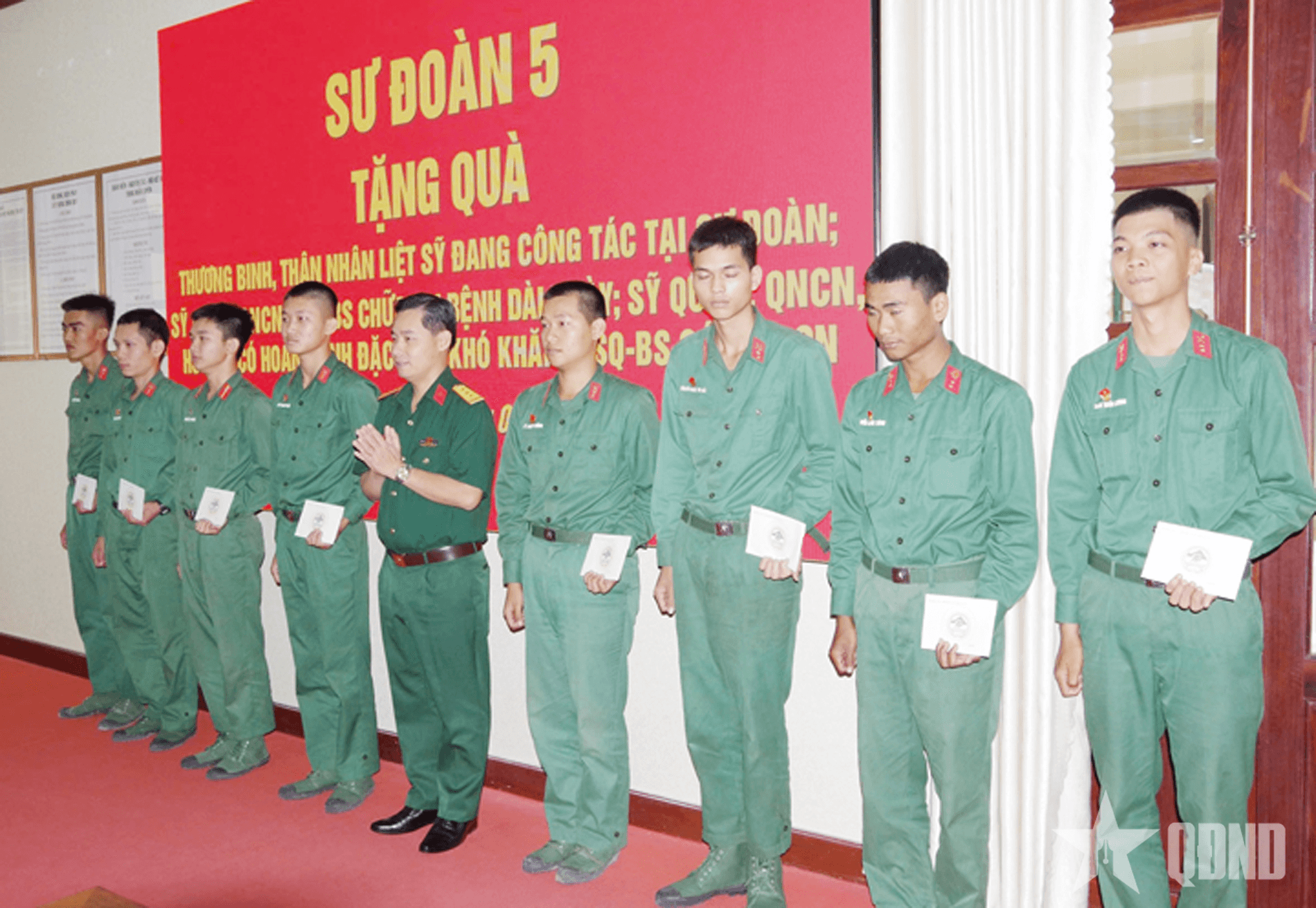 Sư đoàn 5 (Quân khu 7) trao quà Tết tặng quân nhân đặc biệt khó khăn