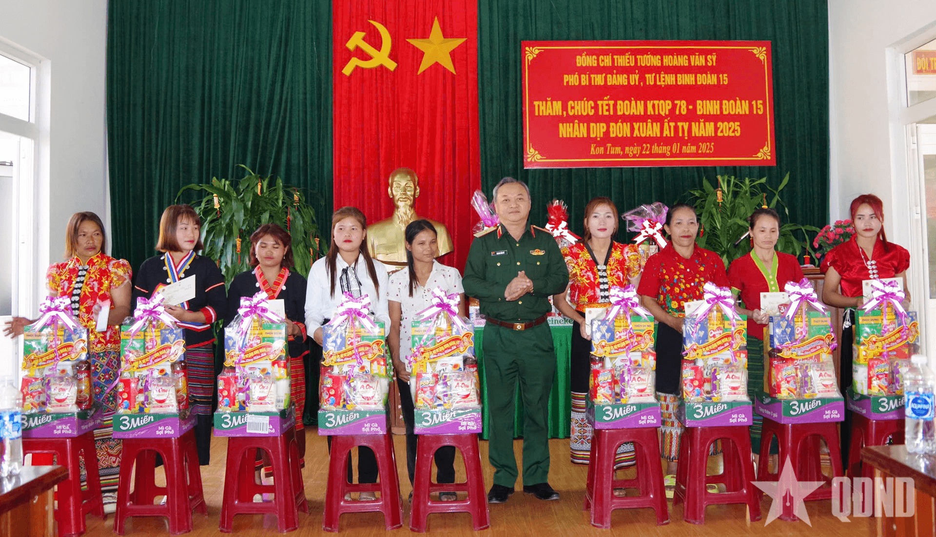 Đoàn Kinh tế - Quốc phòng 78: Gần 8.000 suất quà Tết tặng người lao động và nhân dân