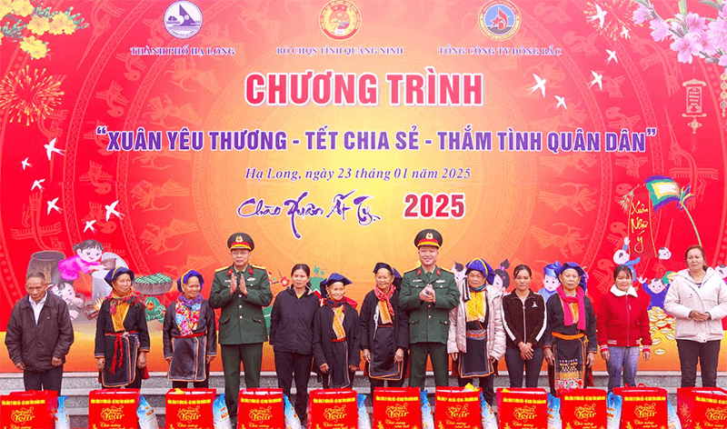 Chương trình “Xuân yêu thương - Tết chia sẻ, thắm tình quân dân” tại TP Hạ Long (Quảng Ninh)