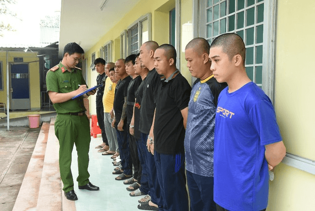 Tết giữ mình, xuân yên bình