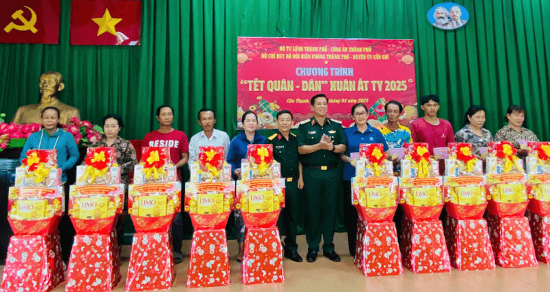 “Tết quân dân” ở ngoại thành