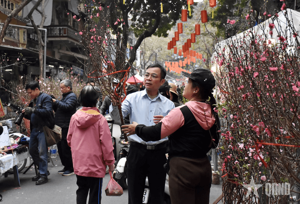 Lung linh chợ hoa Hà Nội