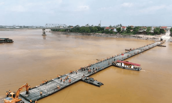 Cầu phao Phong Châu sẽ hoạt động xuyên đêm giao thừa Tết Ất Tỵ 2025