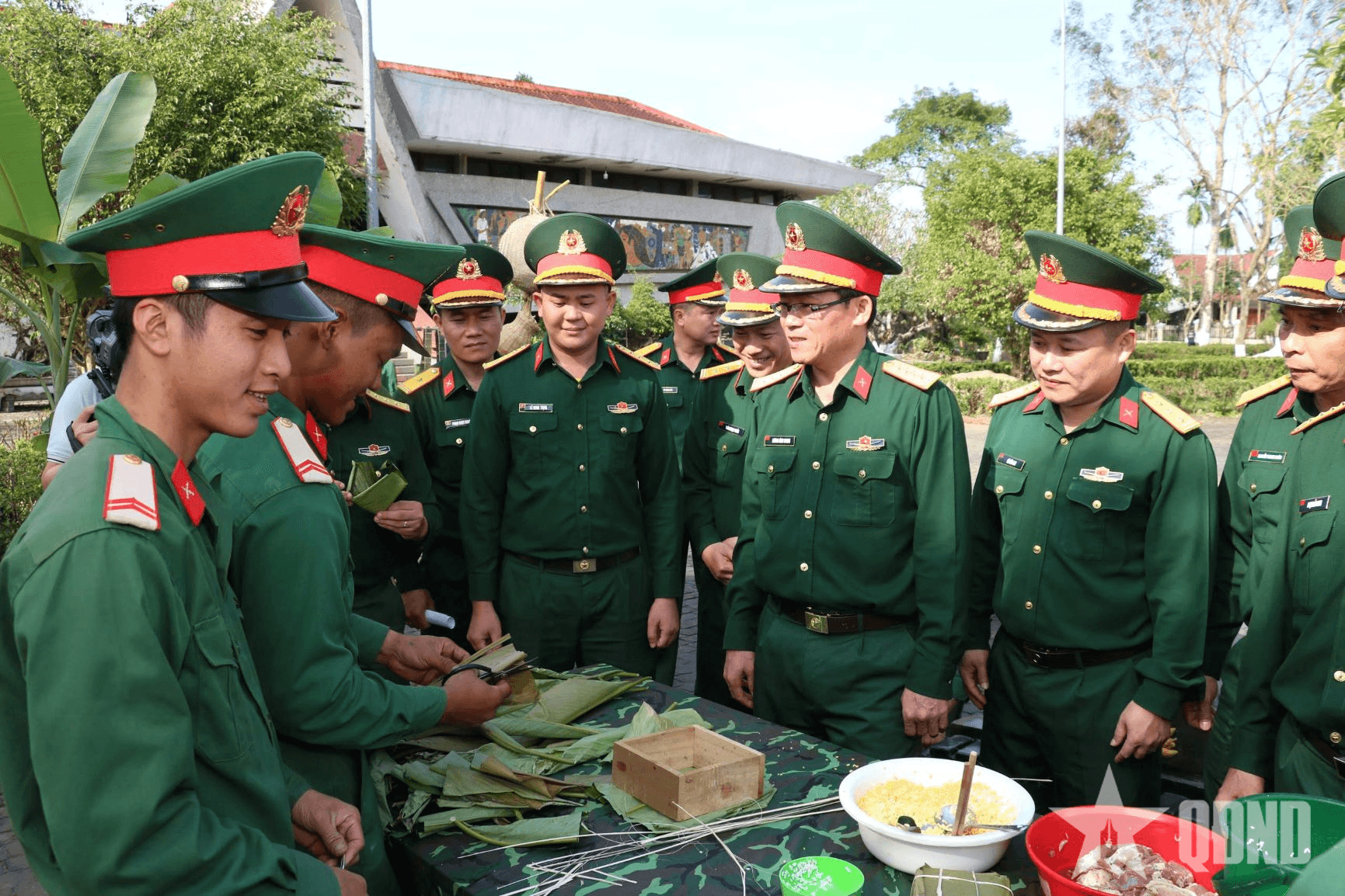 Xuân Khu 5 đoàn kết, Tết thắm tình quân dân