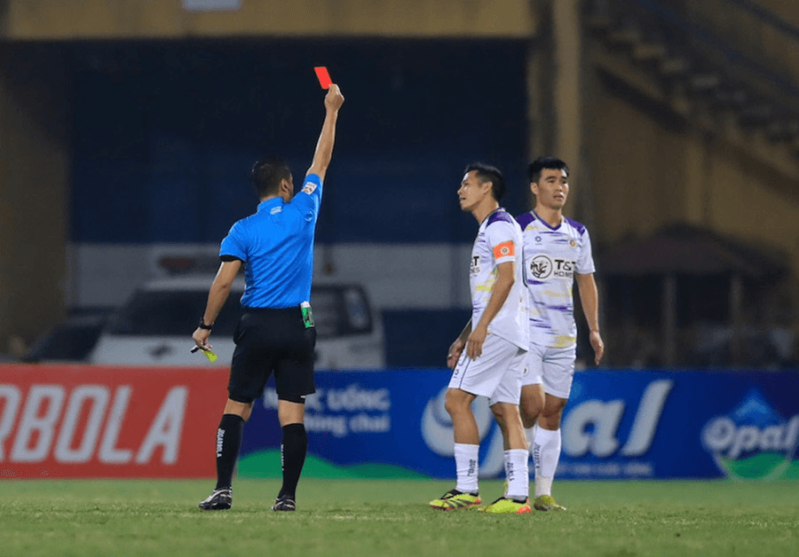 Vòng 11 V-League 2024-2025: Hà Nội FC thất thủ trên sân nhà