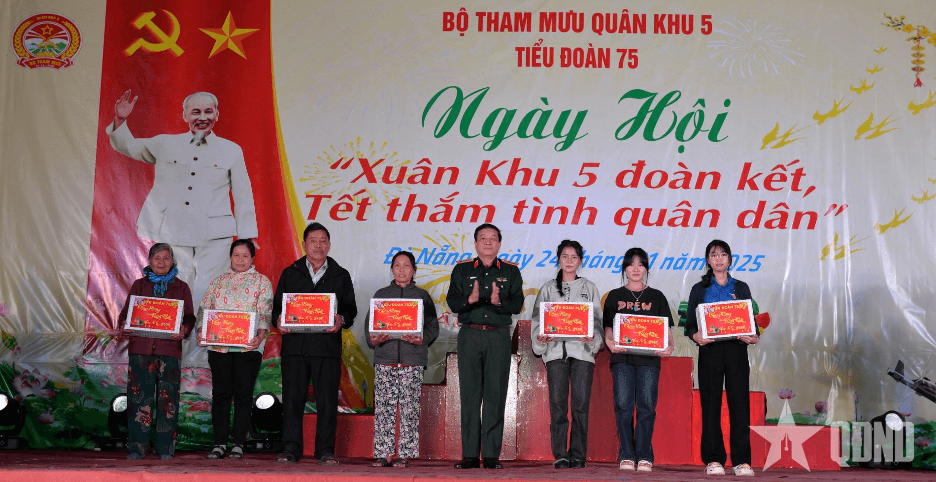 Trung tướng Trương Thiên Tô dự Ngày hội “Xuân khu 5 đoàn kết, Tết thắm tình quân dân”