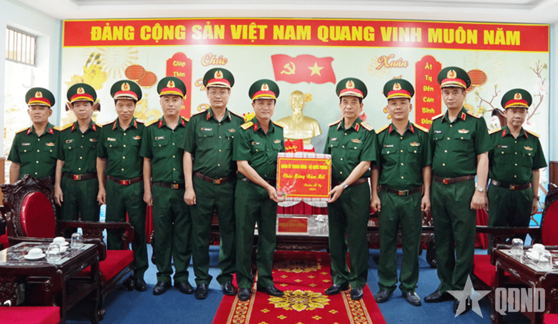 Đại tướng Phan Văn Giang thăm, chúc Tết cán bộ, chiến sĩ Trung đoàn Gia Định