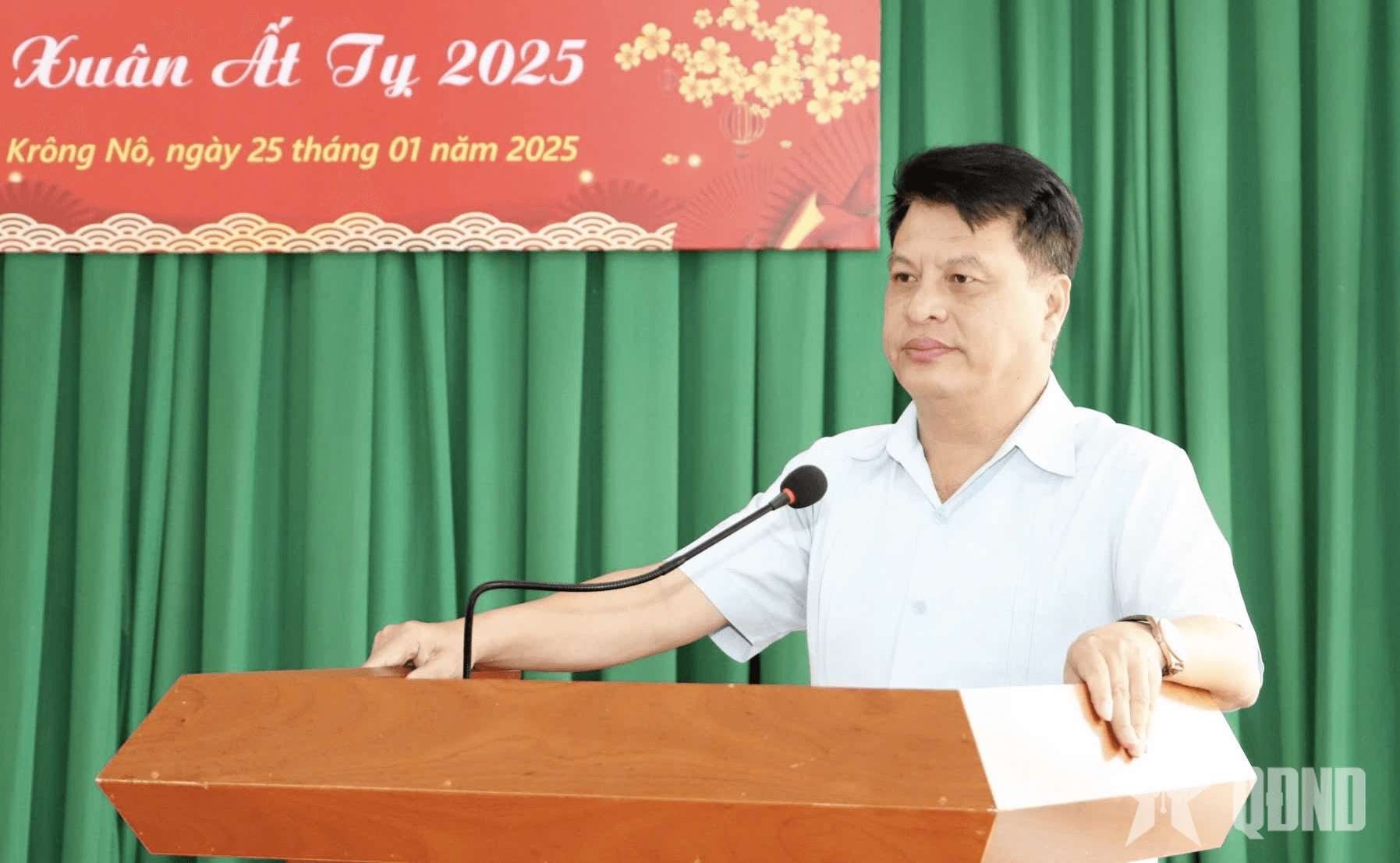 Bộ CHQS tỉnh Đắk Nông tặng quà Tết đối tượng chính sách, hộ nghèo