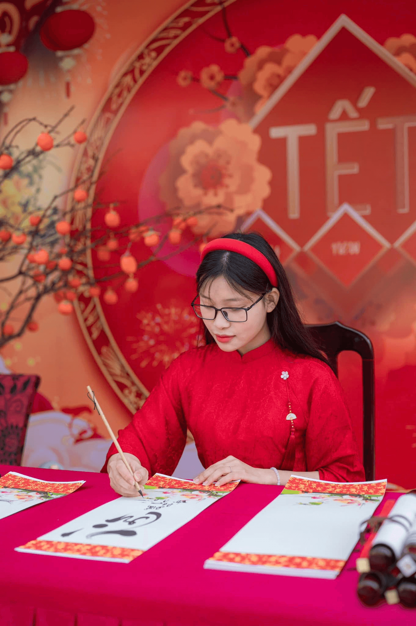 Thư pháp trong tay người trẻ: Truyền thống được "thổi hồn" hiện đại