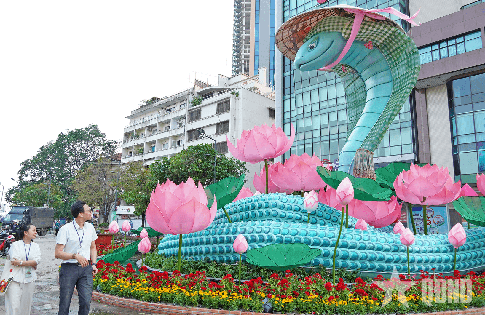 Ấn tượng linh vật Đường hoa Nguyễn Huệ Tết Ất Tỵ