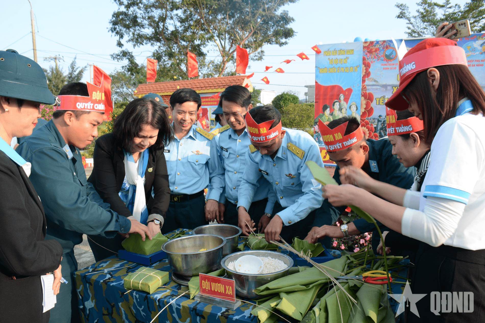 Ấm áp “Xuân canh trời - Tết thắm tình quân dân”