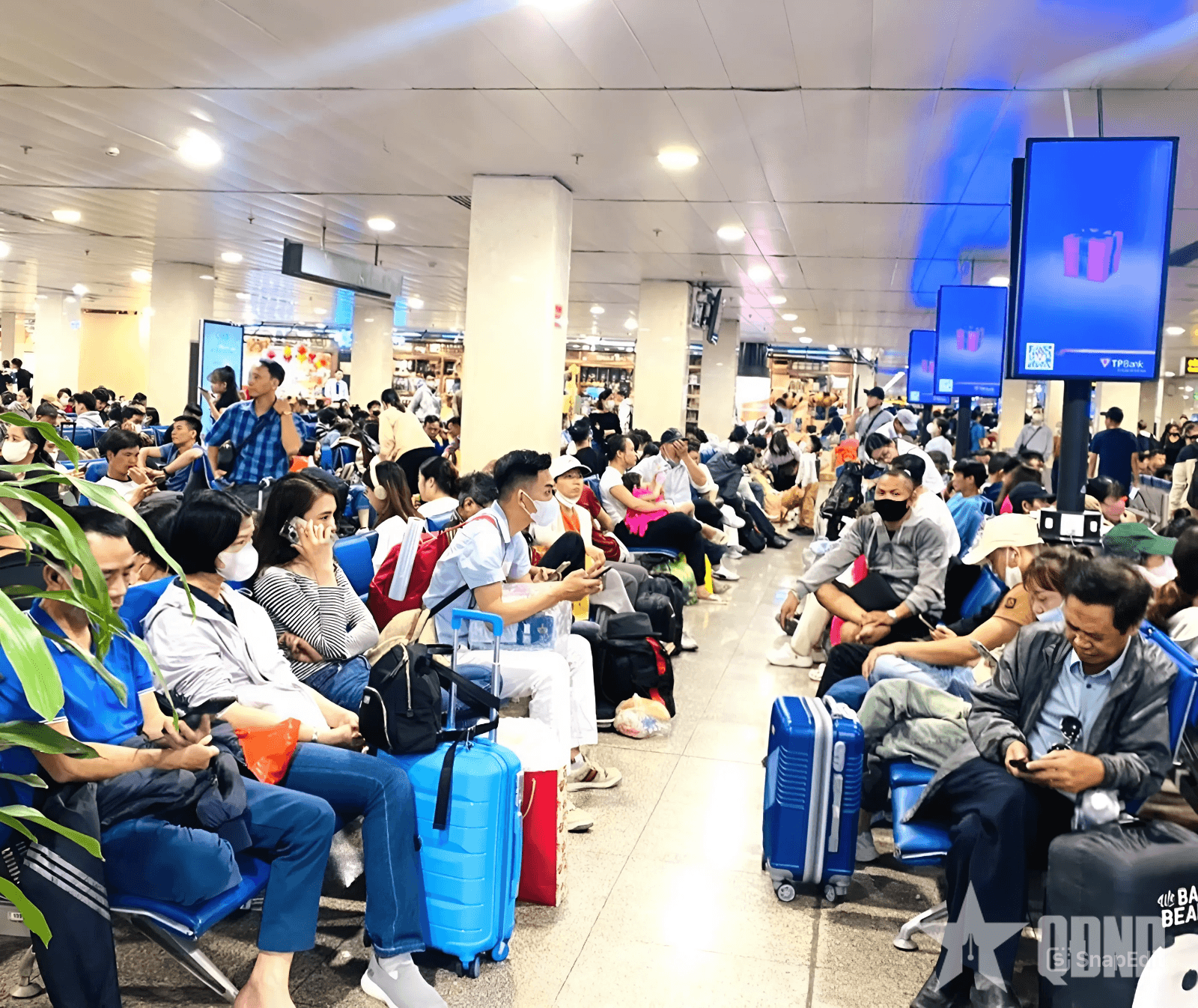 Sân bay Tân Sơn Nhất giải quyết tình trạng “quá tải” trong dịp Tết Nguyên đán 2025