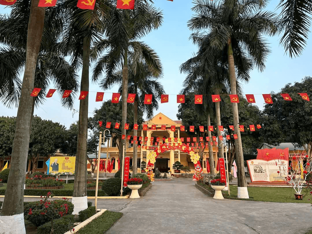 Mang Xuân lên trạm thông tin