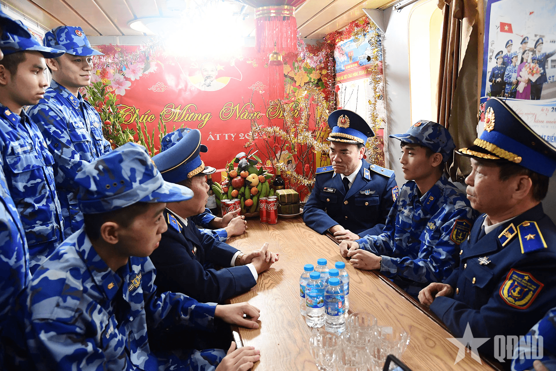 Vững vàng đón Xuân trên biển