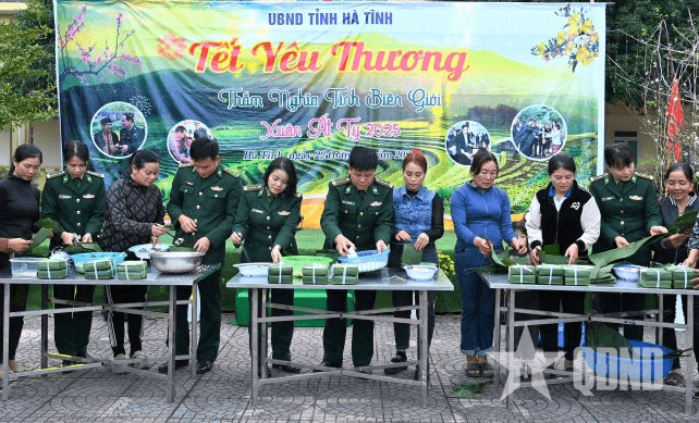 Ấm áp chương trình “Chung tay dệt sắc Xuân biên giới”