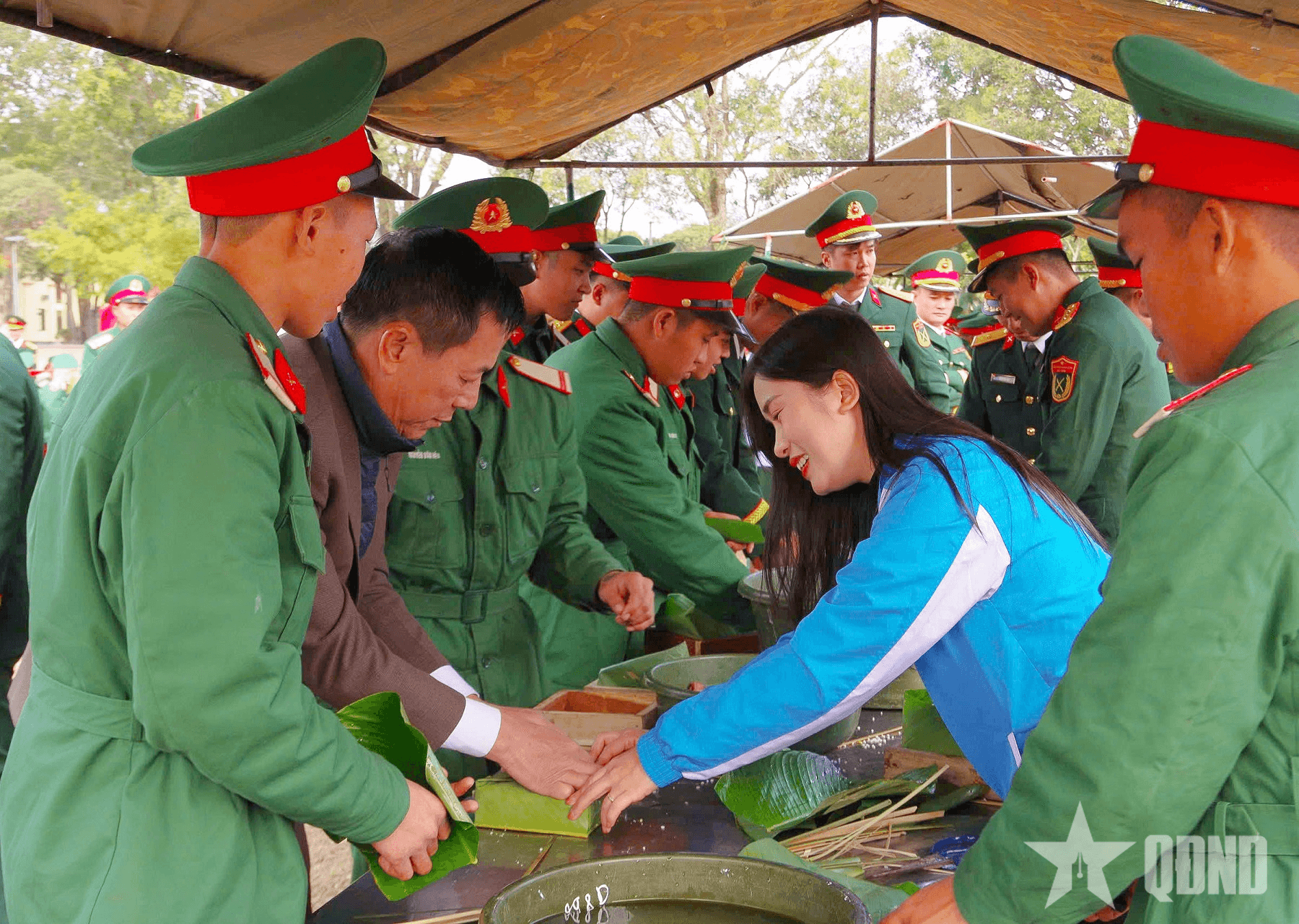 Xuân biên cương – thắm tình quân dân tại Trung đoàn 43
