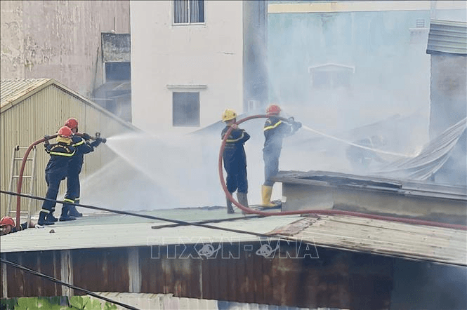 Cháy 7 căn nhà ở trung tâm quận 1, TP Hồ Chí Minh