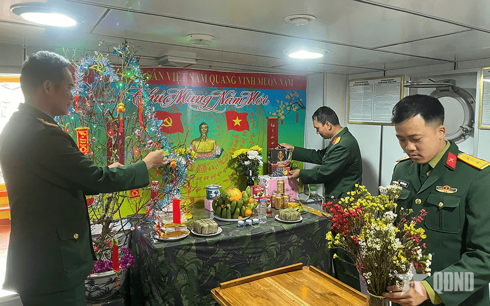 Lính biển đón xuân