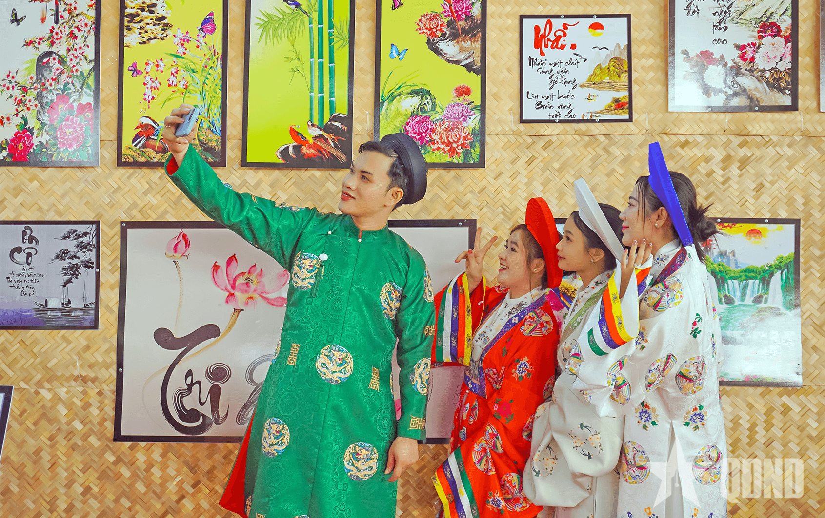 Ấn tượng “Tết xuyên không” tại Khu du lịch Văn hóa Suối Tiên