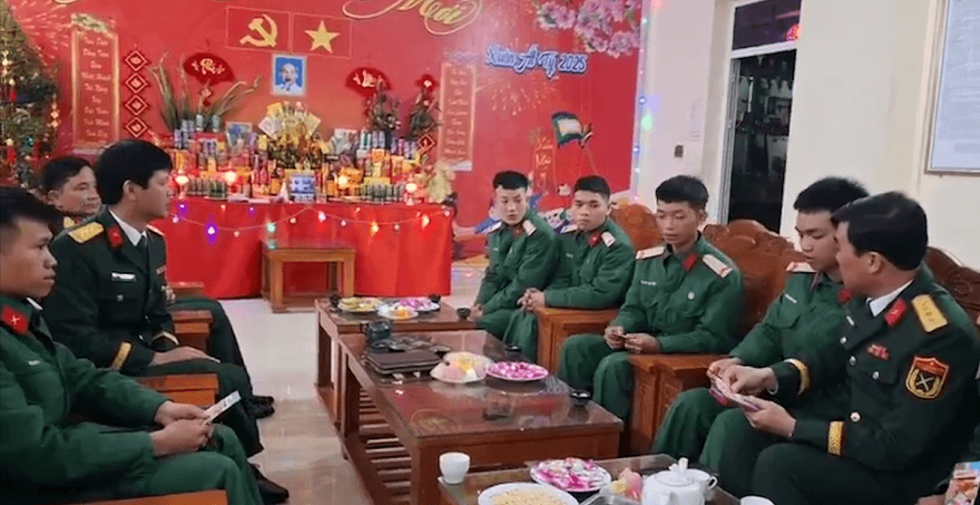 Sư đoàn 316 thăm, động viên các chiến sĩ có hoàn cảnh khó khăn trước thời khắc đón giao thừa