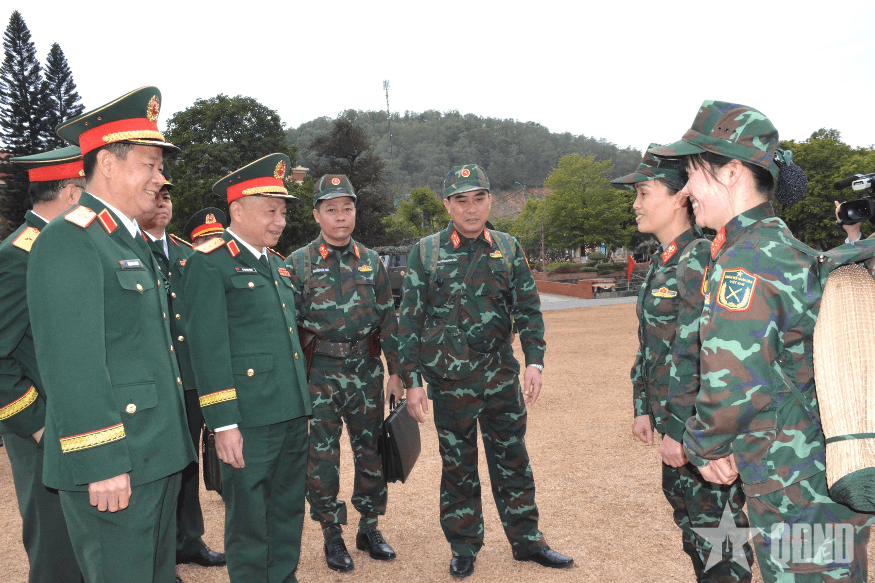Thượng tướng Lê Quang Minh kiểm tra công tác sẵn sàng chiến đấu tại Lữ đoàn Đặc công bộ 113