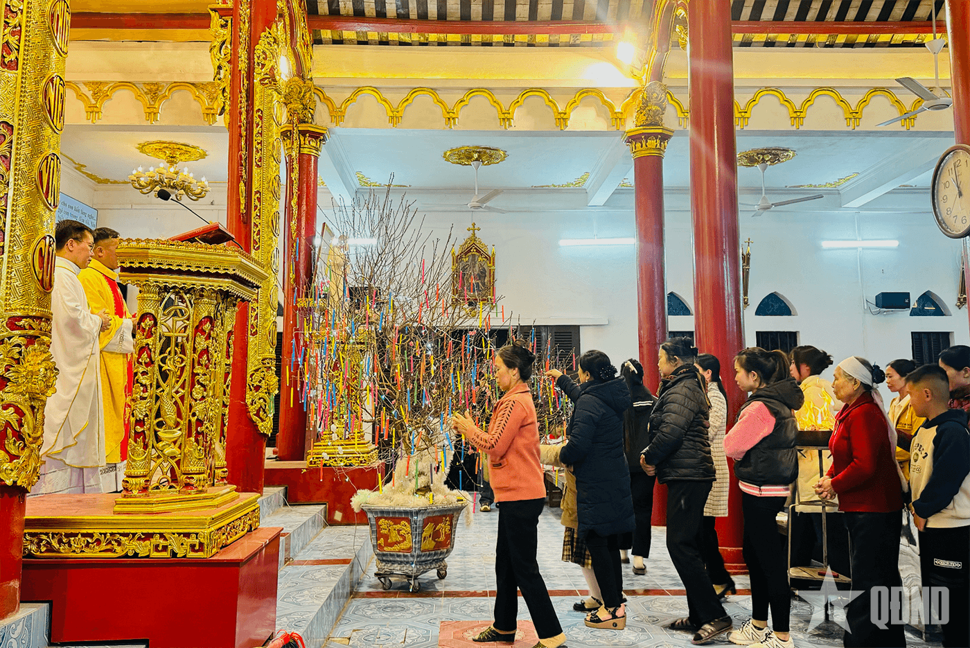 Tết thiêng liêng - người Công giáo hái lộc thánh đón năm mới an lành