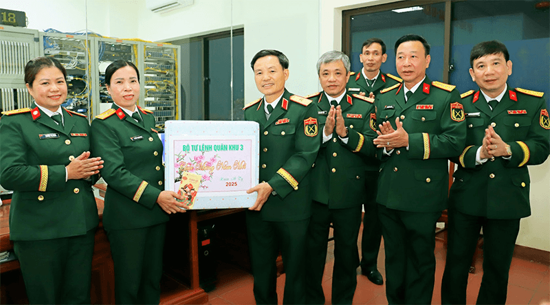 Bộ tư lệnh Quân khu 3 tổ chức chương trình đón Giao thừa Tết Nguyên đán Ất Tỵ 2025