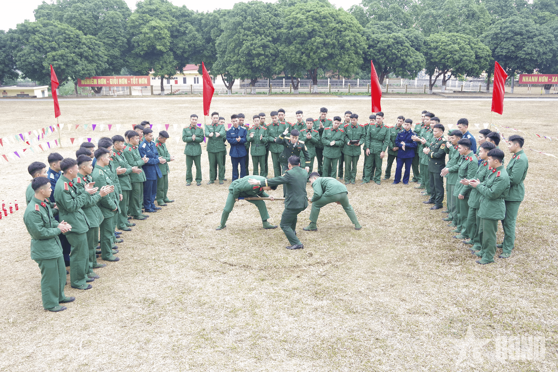 Sôi nổi các hoạt động mừng Xuân Ất Tỵ tại Trường Cao đẳng Kỹ thuật Thông tin