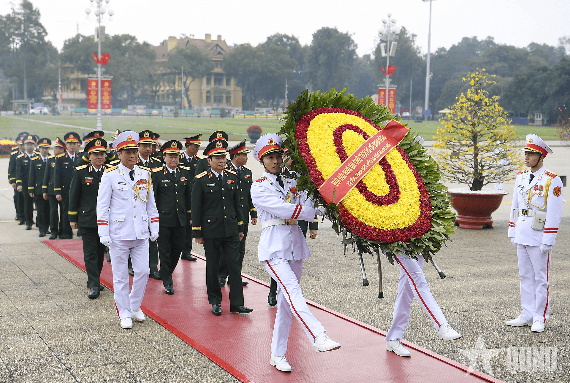 Lãnh đạo Bộ Tổng Tham mưu Quân đội nhân dân Việt Nam vào Lăng viếng Chủ tịch Hồ Chí Minh