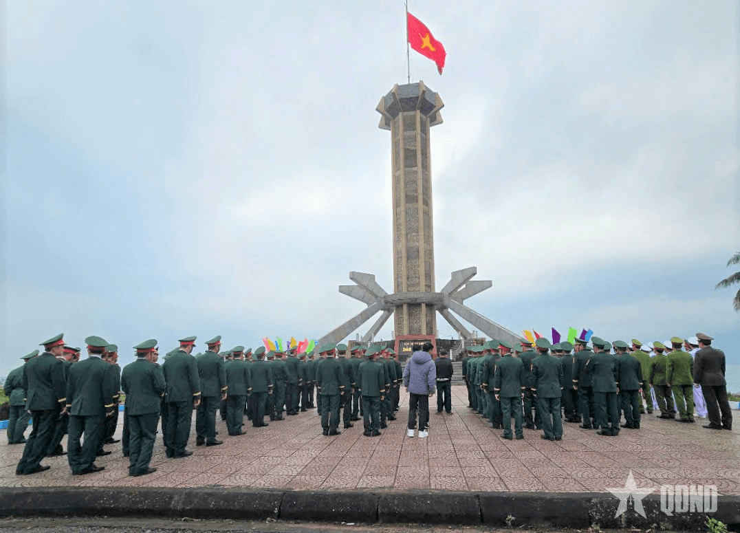Vững tay súng, đón xuân an lành trên đảo Cồn Cỏ