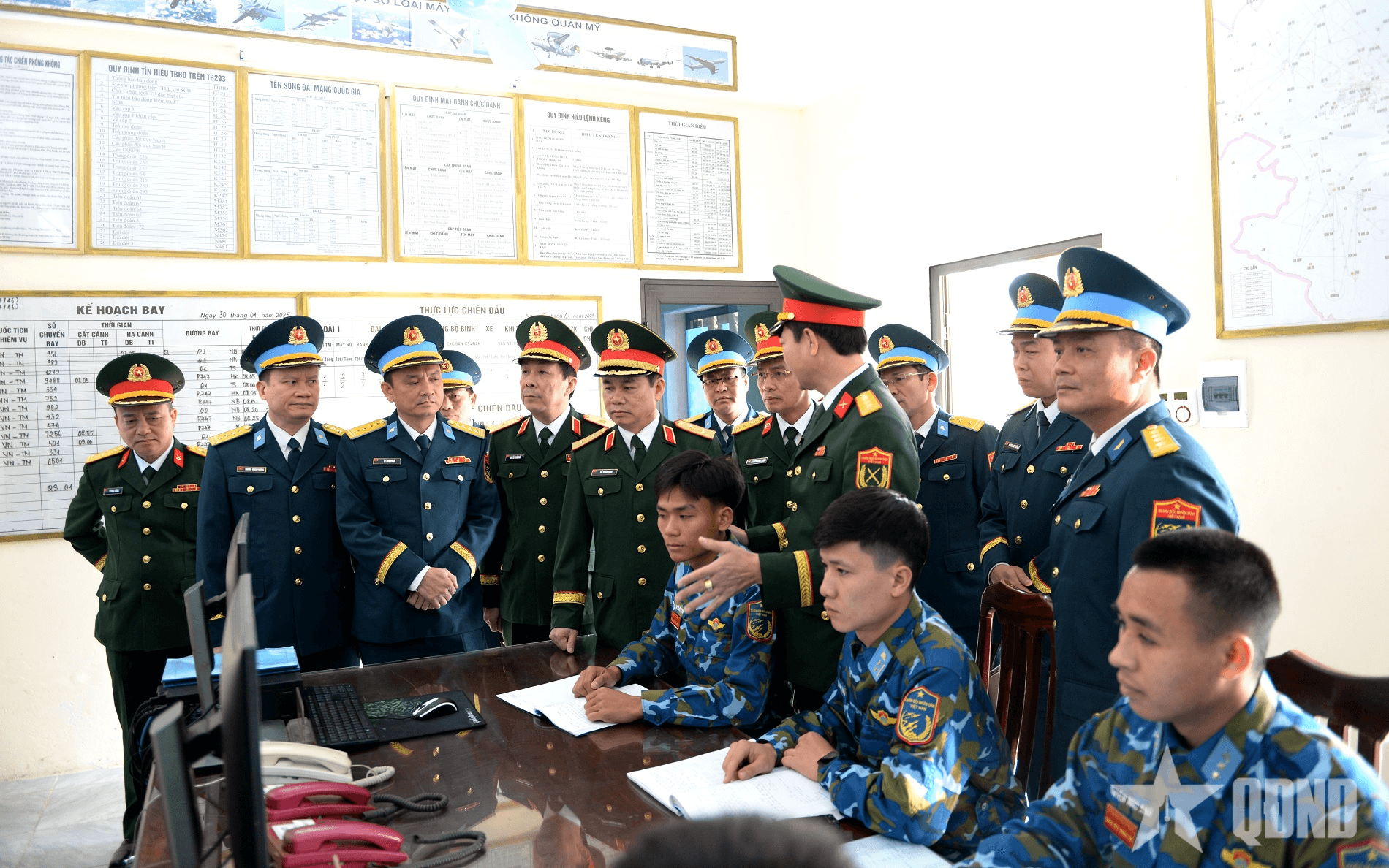 Trung tướng Đỗ Xuân Tụng kiểm tra, chúc Tết Tiểu đoàn 62