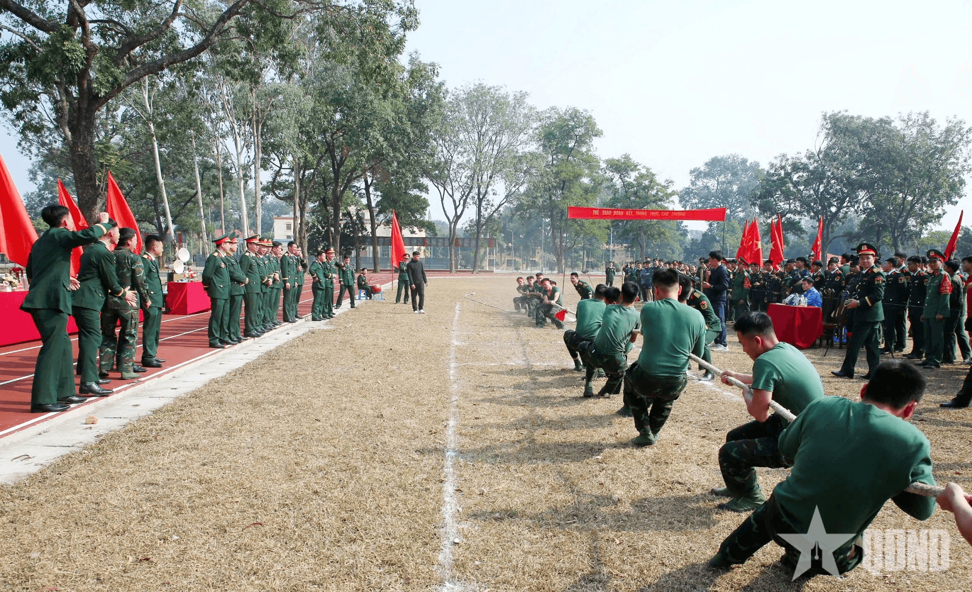 Học viên vui chơi chào xuân mới