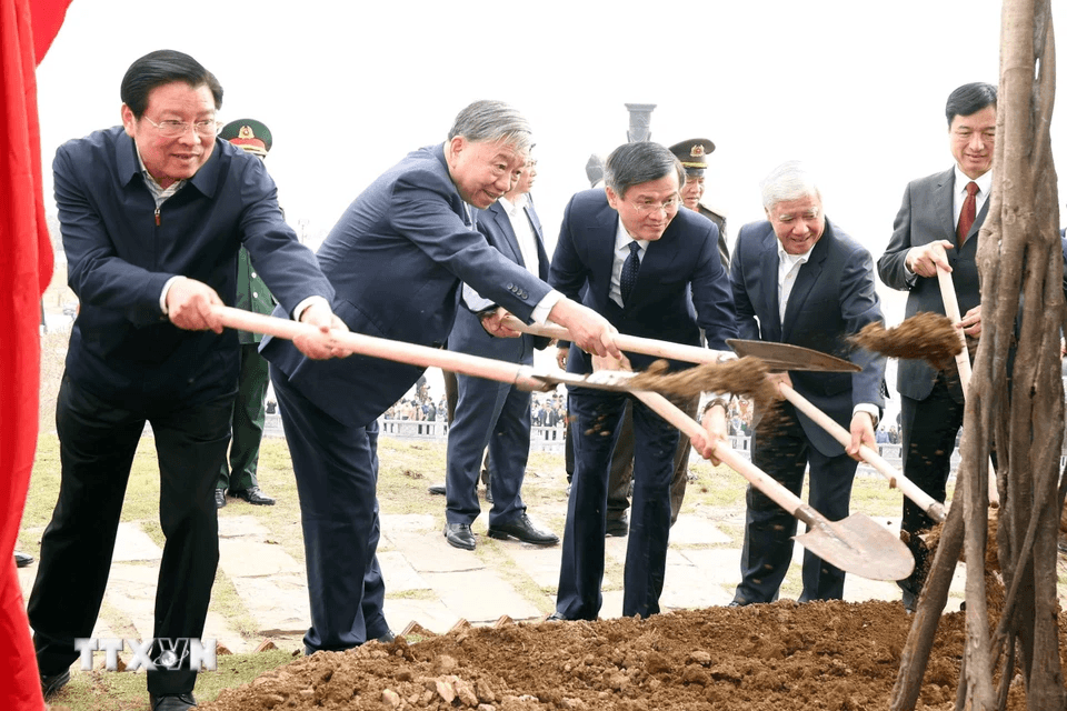 Tổng Bí thư Tô Lâm dự Lễ phát động Tết trồng cây “Đời đời nhớ ơn Bác Hồ” Xuân Ất Tỵ 2025 tại Ninh Bình