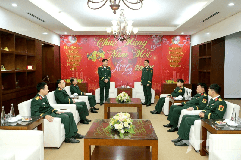 Thiếu tướng Nguyễn Trọng Thiện kiểm tra, chúc Tết Cục Quân y