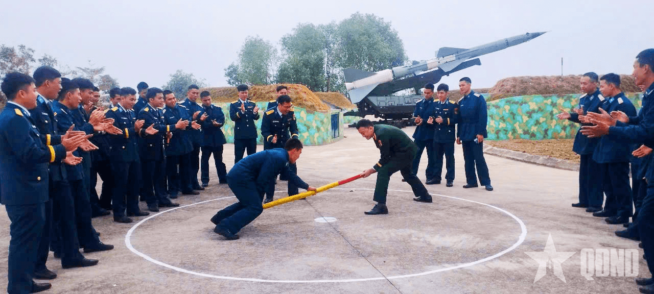 Trung đoàn 236 duy trì SSCĐ cao, an toàn dịp Tết