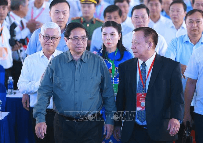 Thủ tướng dự Lễ khởi công dự án cao tốc TP Hồ Chí Minh - Thủ Dầu Một - Chơn Thành đoạn qua tỉnh Bình Dương