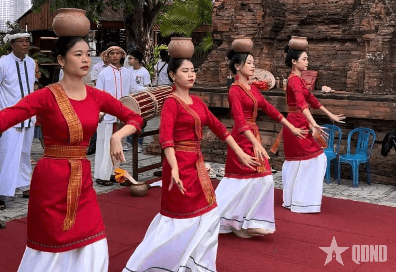 Du khách đến Nha Trang - Khánh Hòa dịp Tết tăng hơn 30% so với năm 2024