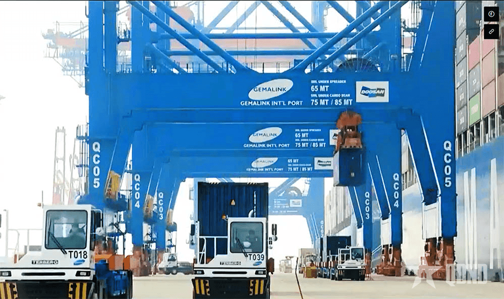 Cảng biển Đông Nam Bộ nhộn nhịp làm hàng trong dịp Tết