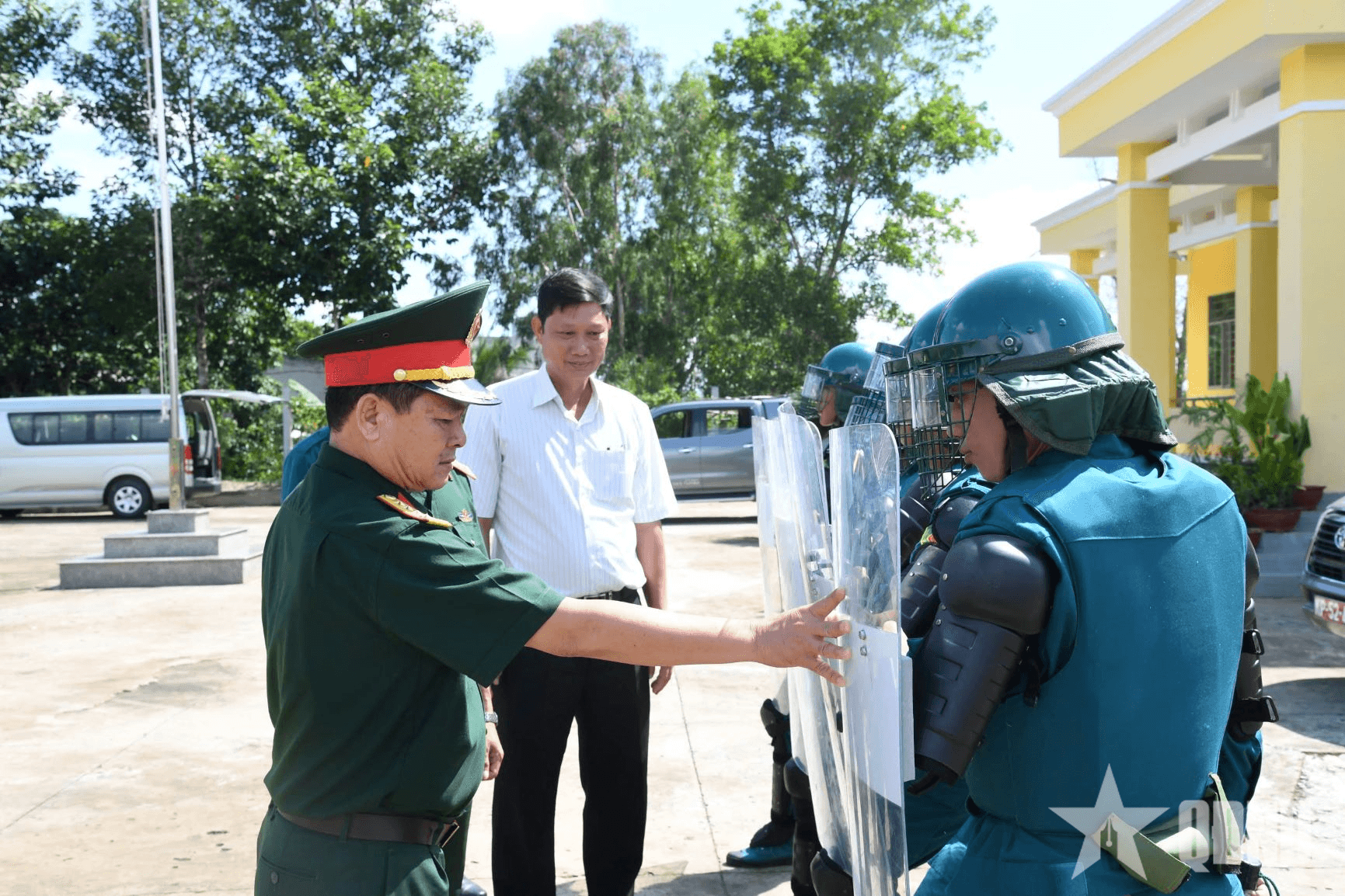 Canh trực mùa xuân biên cương