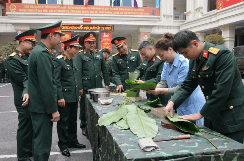 Đón xuân ở Tiểu đoàn Vệ binh - Kiểm soát quân sự