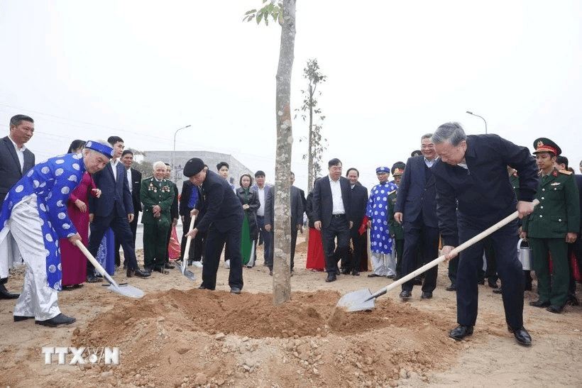 Tổng Bí thư Tô Lâm dự Tết trồng cây tại Hưng Yên