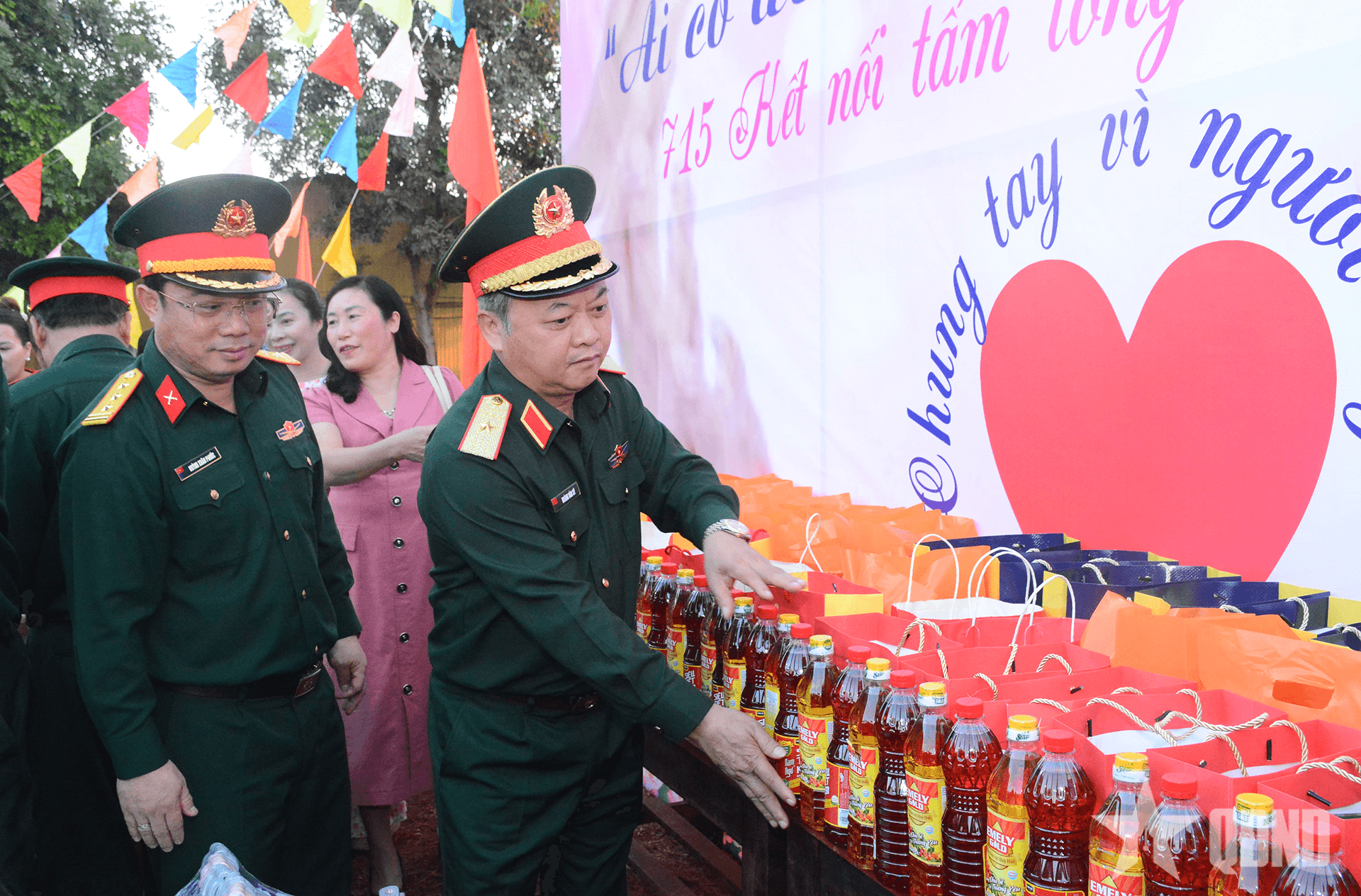 Binh đoàn 15 mang lại niềm vui và hạnh phúc cho đồng bào