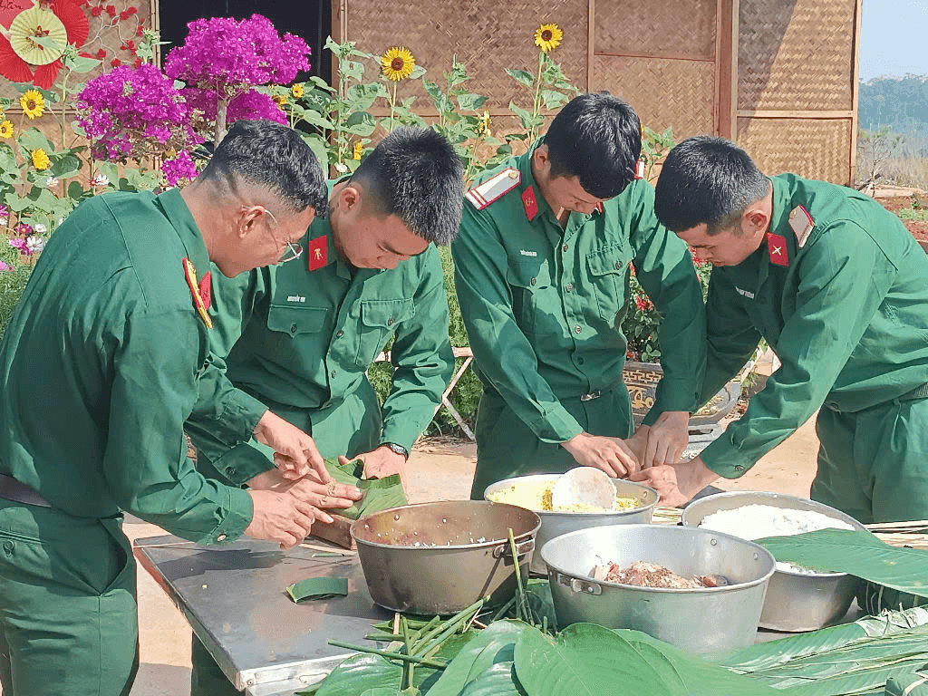 Chuyện của người lính “khoét núi, ngủ hầm”