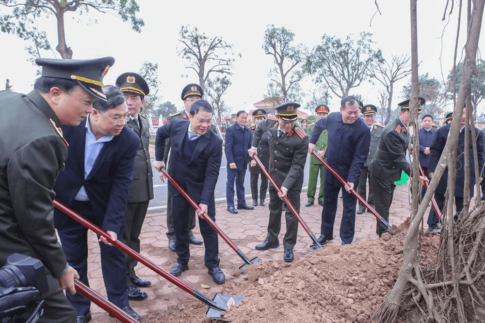 Bộ Công an phát động Tết trồng cây "Vì một Việt Nam xanh"