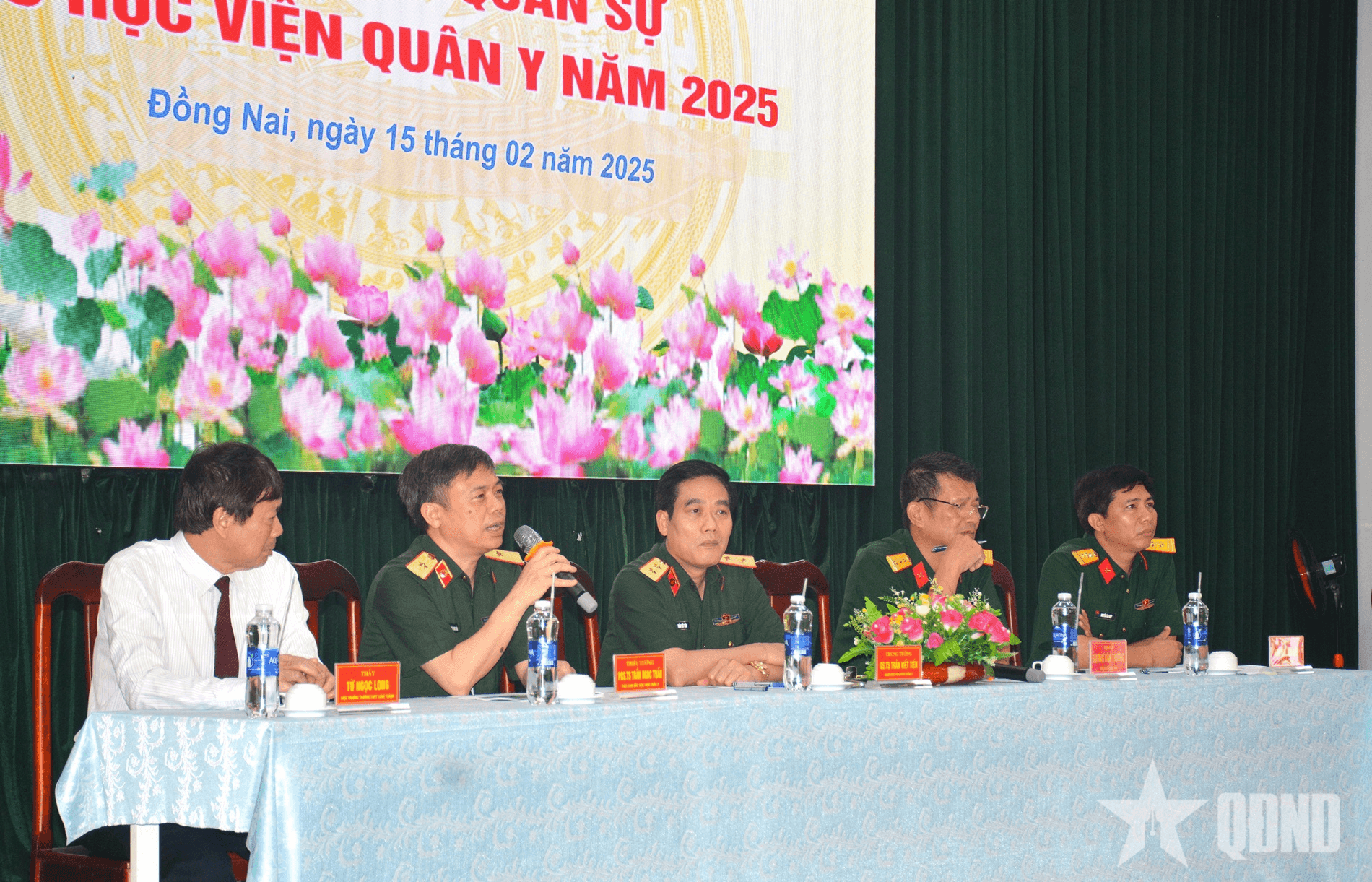 Học viện Quân y tư vấn hướng nghiệp giúp học sinh THPT chọn đúng ngành, đúng nghề
