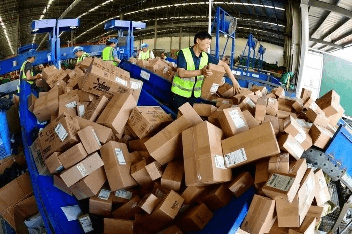 Dừng miễn thuế VAT với hàng nhập khẩu trị giá thấp từ ngày 18-2