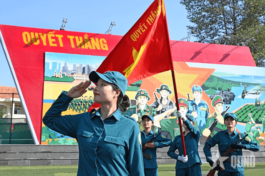 Khối nữ du kích miền Nam luyện tập