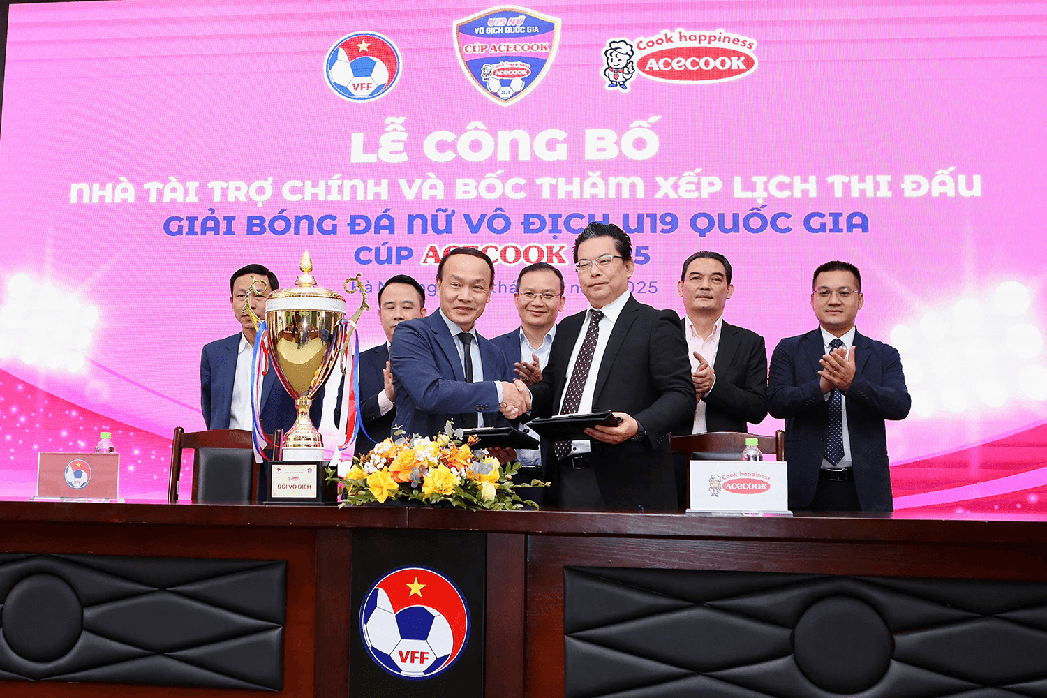 Lễ công bố nhà tài trợ chính và bốc thăm xếp lịch thi đấu Giải bóng đá nữ vô địch U19 Quốc gia – Cúp Acecook 2025 do Acecook Việt Nam tài trợ