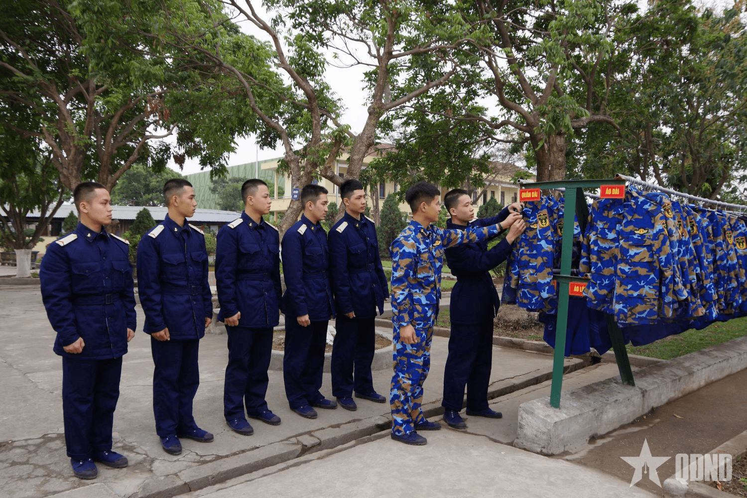 Chiến sĩ mới Lữ đoàn 131: Vững vàng những bước chân đầu tiên